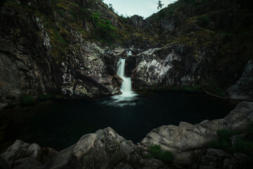 Cascata nas montanhas no Ger&ecirc;s