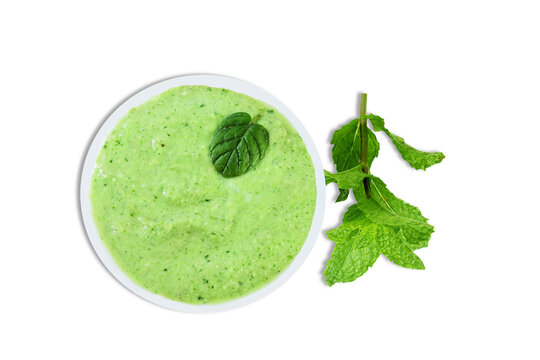 traditional homemade indian gujrati food recipe mix hurb green chutney for serve with lunch,meal,ganthia,fafda,pakoda,panipuri,sandwich,cutout in transparent background,png format,top view 