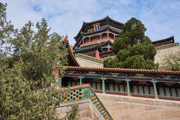 Obraz premium Tower of Buddhist Incense (Foxiangge) on the Longevity Hill of The Summer Palace, complex of gardens and palaces in Beijing, China
