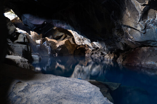 Grotte souterraine en Islande
