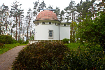 Przepiękne ogrody w obserwatorium, Piwnice koło Torunia, Polska © 123108 Aneta