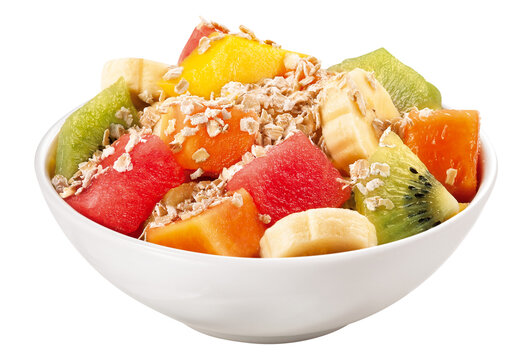 tigela com salada de frutas tropicais com flocos de aveia isolado em fundo transparente