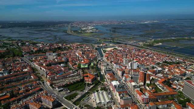 4K - Portugal Aveiro Center Canals - 3