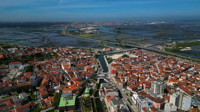 4K - Portugal Aveiro Center Canals - 1