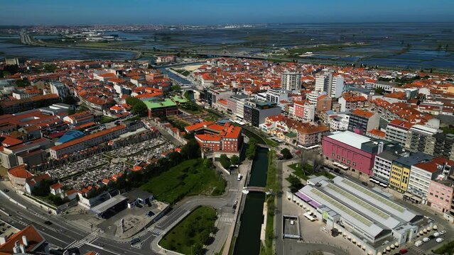 4K - Portugal Aveiro Center Canal - 1