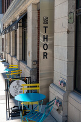 Obraz premium exterior of Thor Espresso Bar Queen West in Toronto, ON