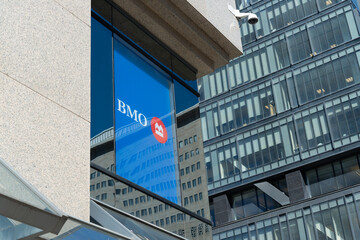 Obraz premium sign at BMO Bank of Montreal located here at 438 University Avenue (south west corner at Dundas Street West) in Toronto, Canada