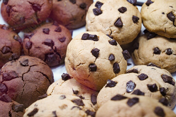 a pile of white chocolate chip close up 