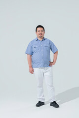 Fototapeta premium 大柄な日本人男性,白背景