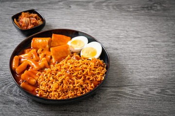Korean instant noodles with Korean rice cake and fish cake and boiled egg
