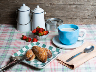 Pastissets o dulce de cabello de angel para postre o desayuno también con chocolate