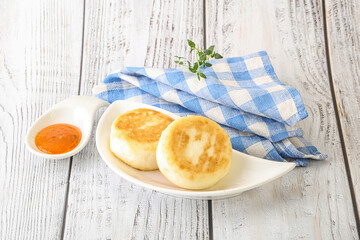 Baked cheesecakes with fruit jam