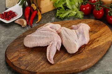 Raw chicken wings foe cooking