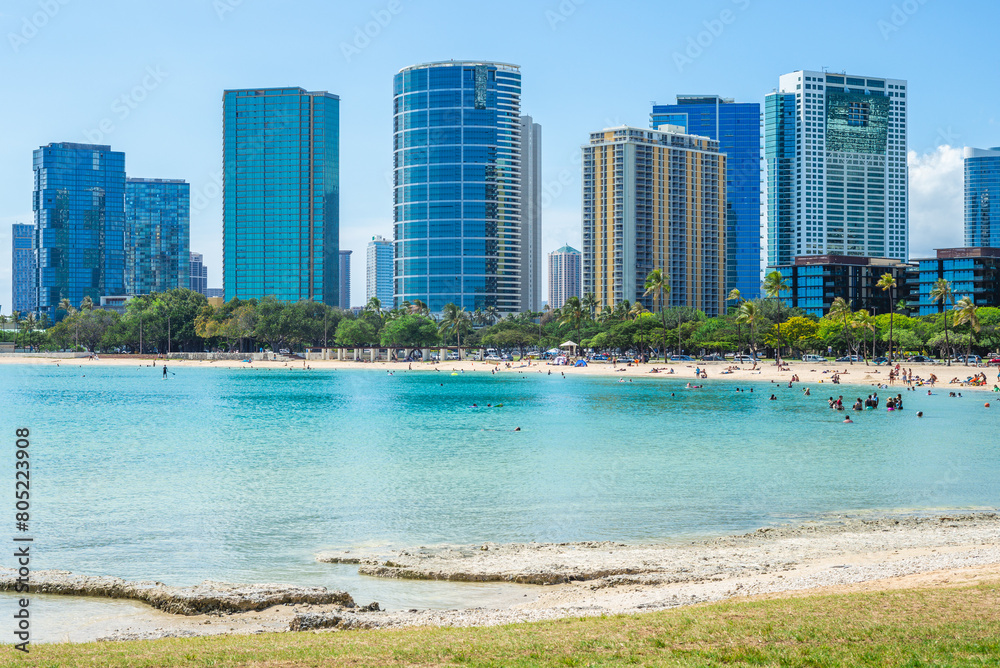 Wall mural Scenery of the Waikiki beach at Oahu island in Hawaii, United states