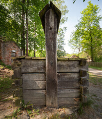 Naklejka premium old wooden well