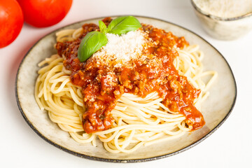 Spaghetti Bolognese mit Parmesan 