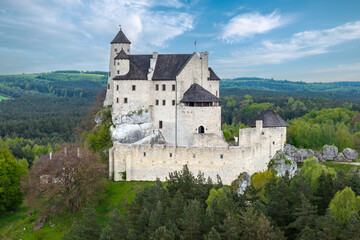 Fototapeta na wymiar Ruins of medieval castle Bobolice in Poland