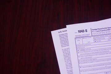 Income tax and credit for spread on a table