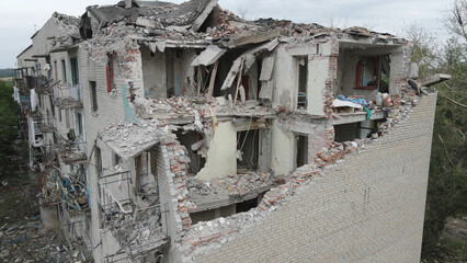 Fototapeta na wymiar Destroyed house in Chasiv Yar. Ukraine. War in Chasiv Yar