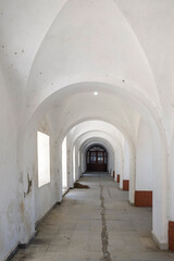 Ehemaliges Schulgebäude, Arkaden, Geisterstadt Eleousa, Lost Place, Rhodos