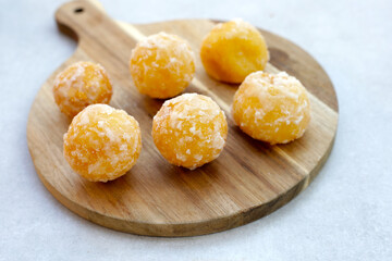Thai snack, Fried mung bean stuffed balls