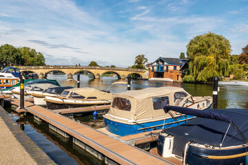 Fototapeta na wymiar Boats moored on the River Thames,