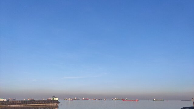 Sunny sea view from Navotas