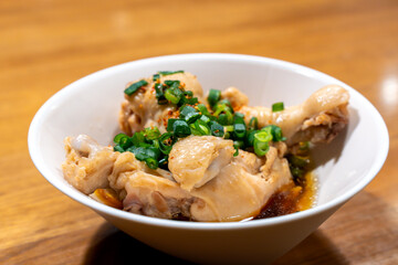 美味しそうな鶏肉の煮付け