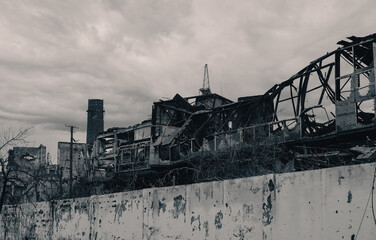 Obraz premium destroyed buildings of the workshop of the Azovstal plant in Mariupol Ukraine