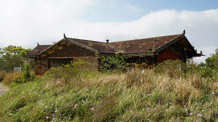 old buildings in bokor hill