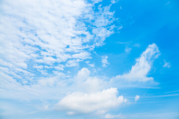 clear sky with white clouds and blue sky