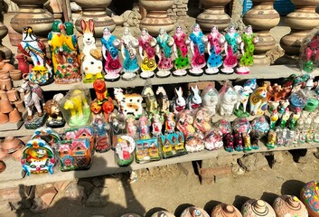 Handmade pottery and clay toys in Pakistan. Traditional Pakistani clay water pots for sale on...