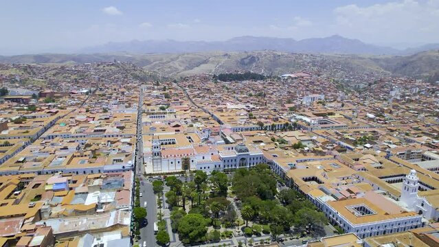 Catedral bas&iacute;lica de Nuestra Se&ntilde;ora de Guadalupe y plaza 25 de Mayo. Sucre, Bolivia. Vista aerea