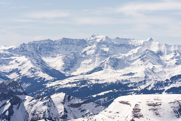 Obraz premium Schneebedeckte Berge in den Alpen in der Schweiz in Appenzell im Winter