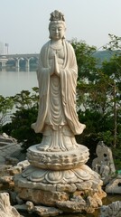 Obraz premium White marble statue of Guanyin, the goddess of compassion