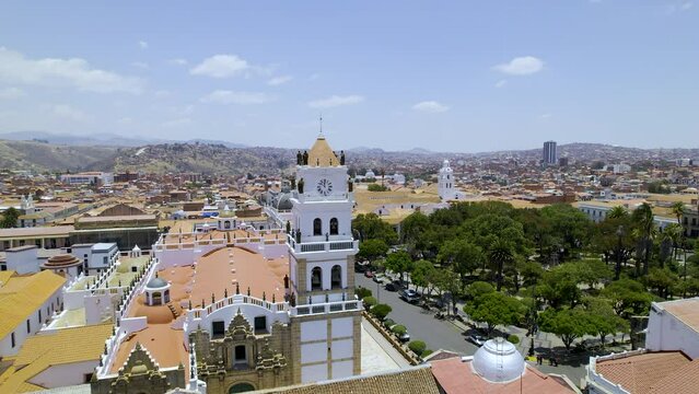 Campanario de la Catedral bas&iacute;lica de Nuestra Se&ntilde;ora de Guadalupe, Sucre, Bolivia. Vista de Dron.