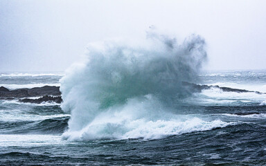 waves crashing on the rocks