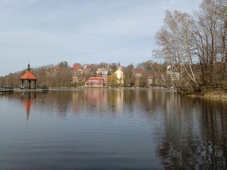 Fototapeta na wymiar beautiful lake in a park in a resort town in Europe