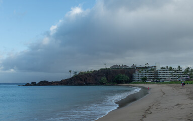 Scenic panoramic view of the Black Rock Beach at Kaanapali Beach on Maui in early morning, Hawaii 