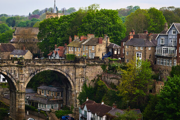 Fototapeta premium Historic Town with Stone Bridge in Knaresborough, North Yorkshire