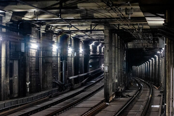 地下トンネル