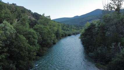 Fluss der durch die Natur flie&szlig;t