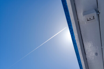 scia aereoplano cielo blu
