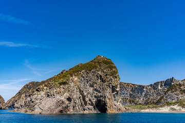 Obraz premium Il faraglione di San Silverio isola di Palmarola Ponza