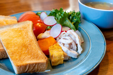 おいしいトーストの朝食