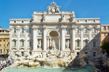 Fototapeta na wymiar Famous Trevi fountain in Rome, Italy.