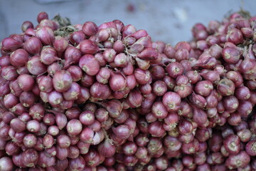bunch of red onions