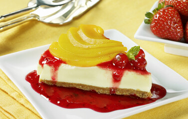 creamy peach pie with strawberries