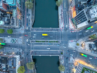 Obraz premium Aerial view of O'connel Bridge, Dublin, Ireland