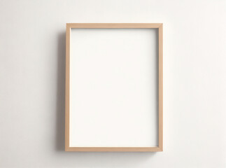 Obraz premium Moderner brauner Naturholzrahmen isoliert auf transparentem Hintergrund. Dünnes Porträt-vertikales Rechteck-Holzrahmenmodell für Poster, Foto, Bild, Bild, Wandkunstmodell